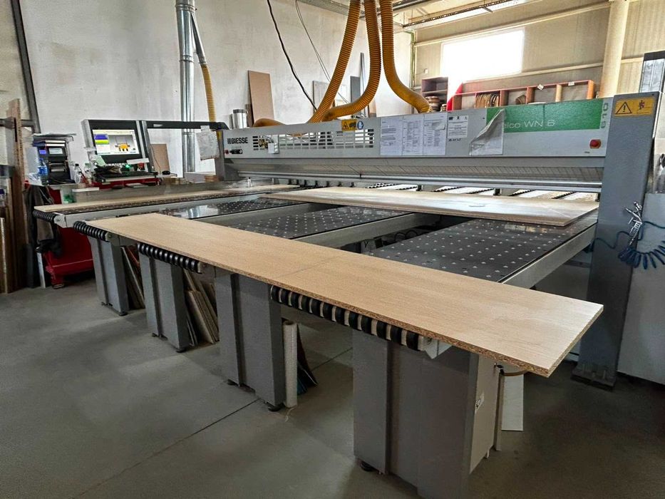 Circular de taiat in pachet fabricat în 2015, cu un singur proprietar.