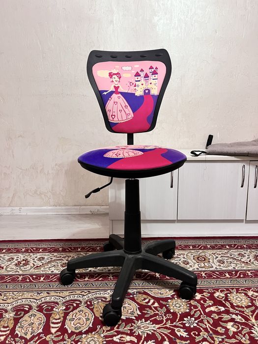 Кресло на колесиках