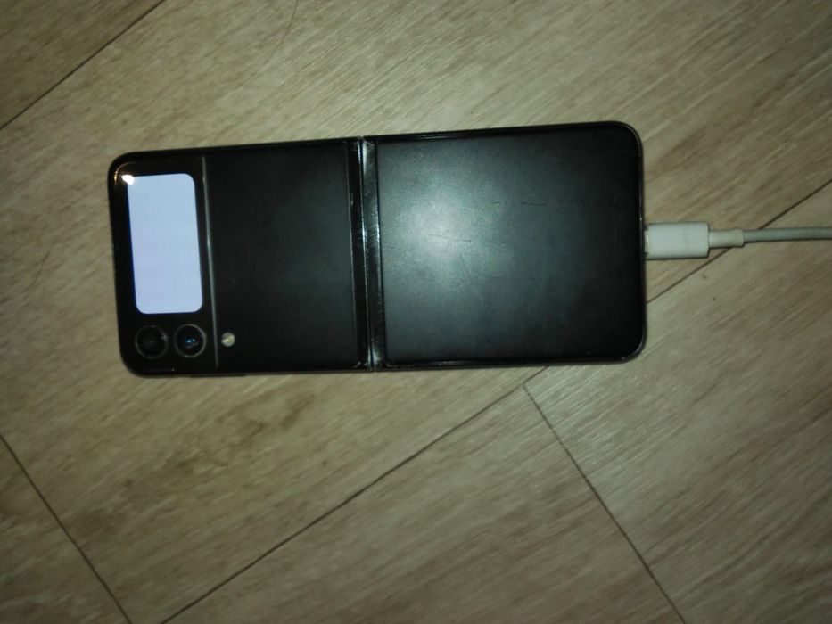 Samsung galaxy zet flip 4