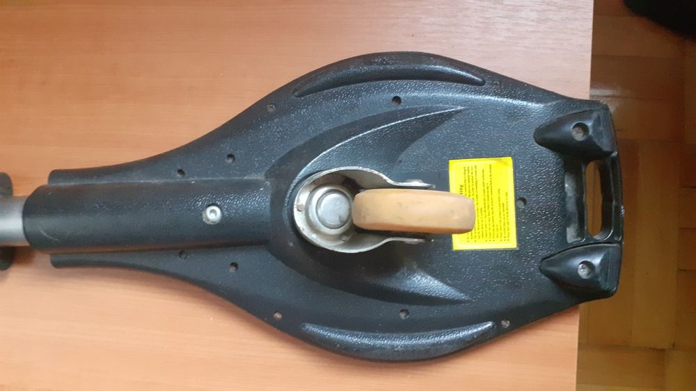 Vând Waveboard negru