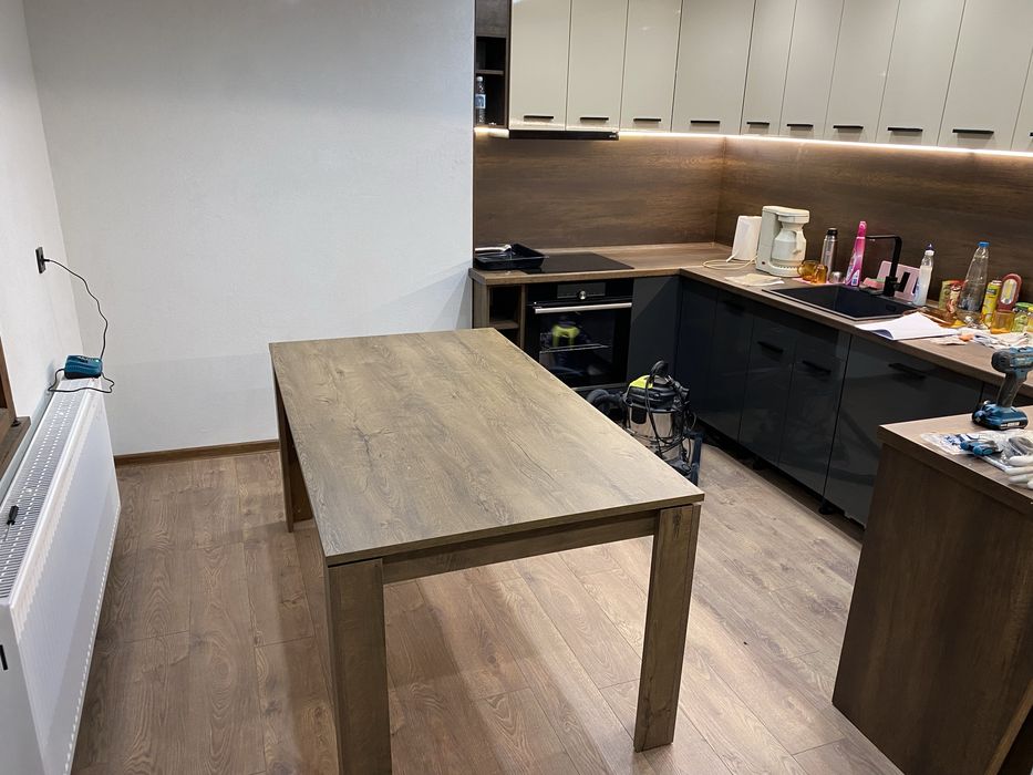 Трапезна маса