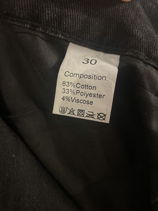 Blugi negrii, noi nepurtati