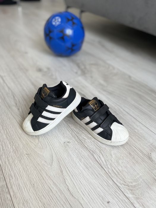 Продам кроссовки