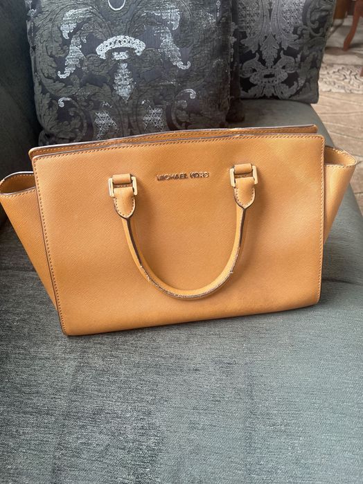 Продам сумки и рюкзаки женские