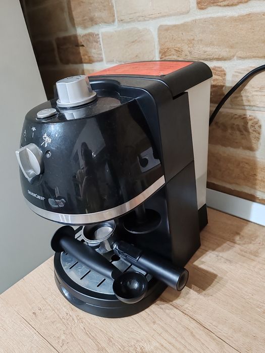 Espresor manual cu cafea macinata