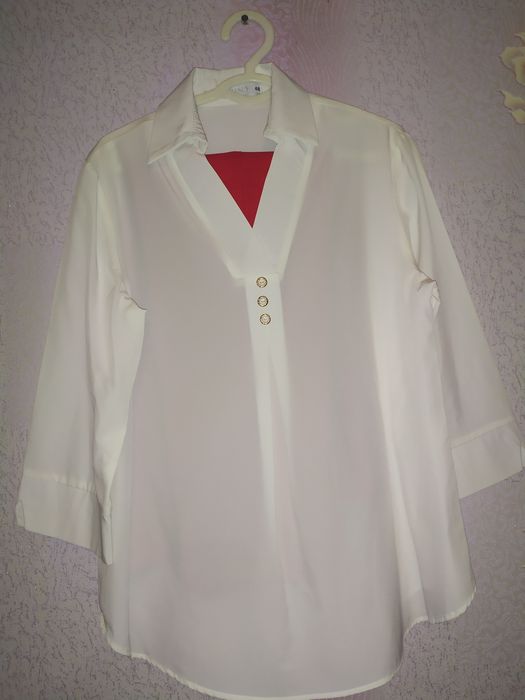 Классическая элегантная рубашка в идеальном состоянии.
