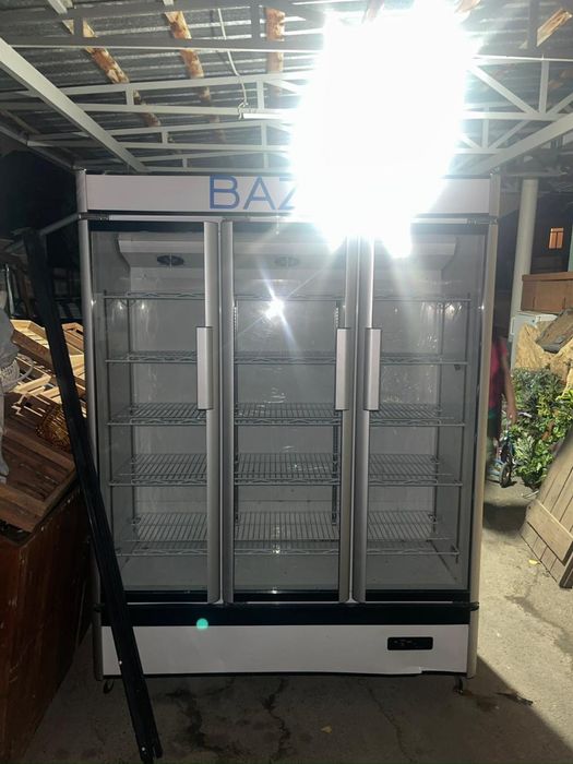 Продам холодильник морозильную камеру