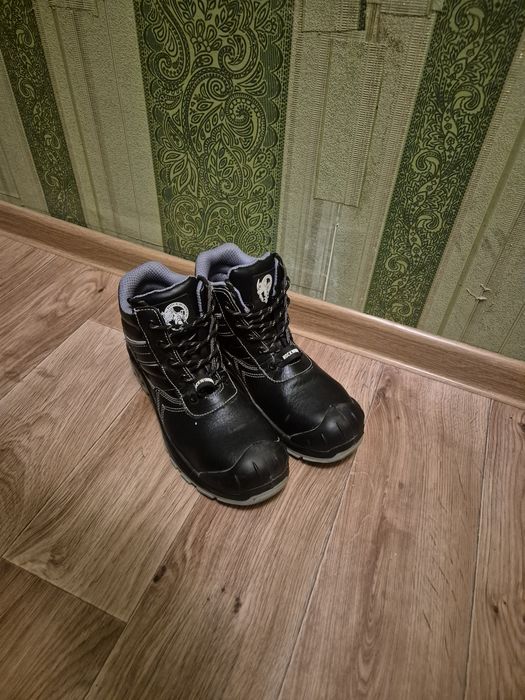 Новая кожаная спец обувь