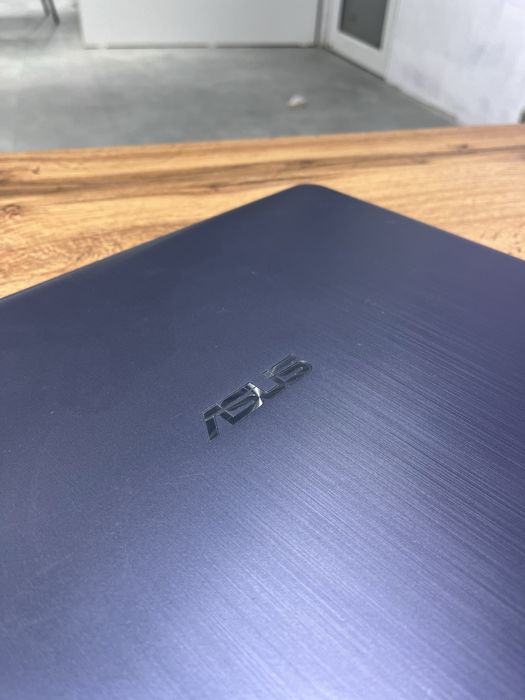 Ноутбук Asus X507U