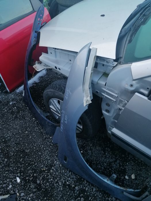 Bara fata capota aripa trager usa far stop Ford Focus