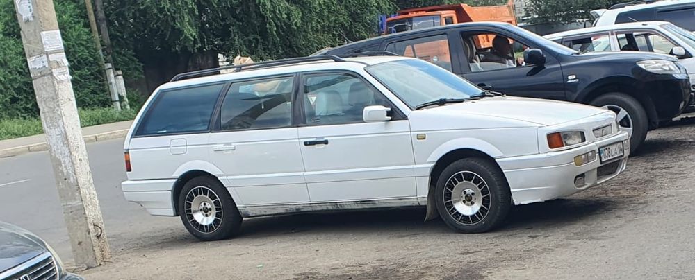 Passat B3 универсал 1.8