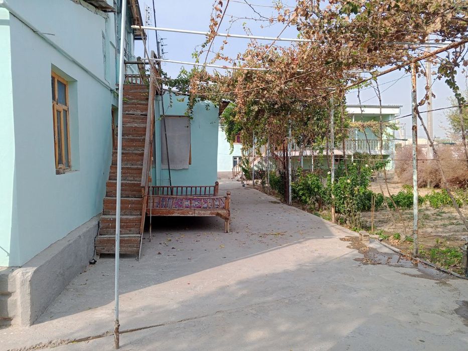 7 сотихли ҳовлили уй сотилади иккиламчи кредит хам бўлади