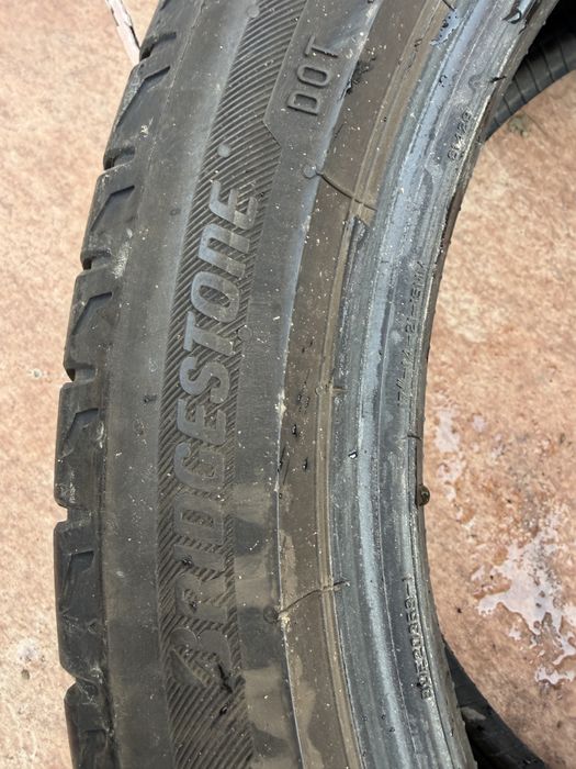 Brigestone 215/45/17 vara
