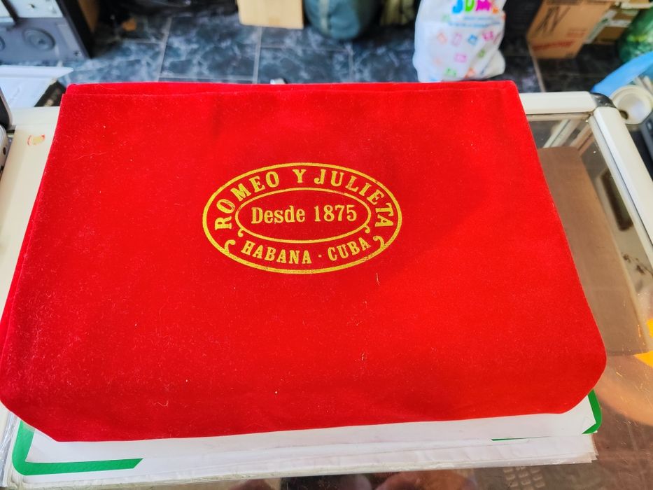 Кутия от пури Romeo y Julieta Nobles хумидор