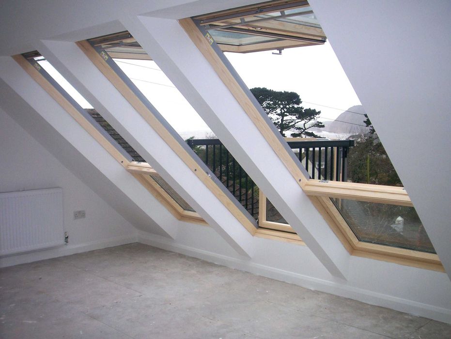 Мансардные окна VELUX, SKYWOOD. Зенитные фонари. Люки для крыши.