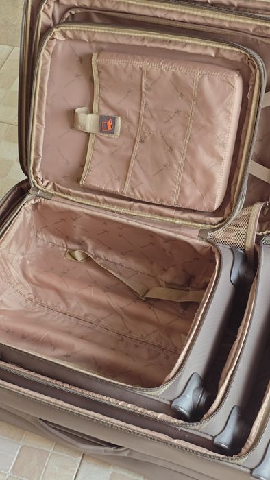 Комплект чемоданов 3 штуки