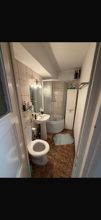 Inchiriez apartament