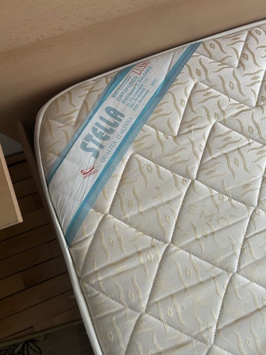 Легло с подматрачна  рамка и матрак