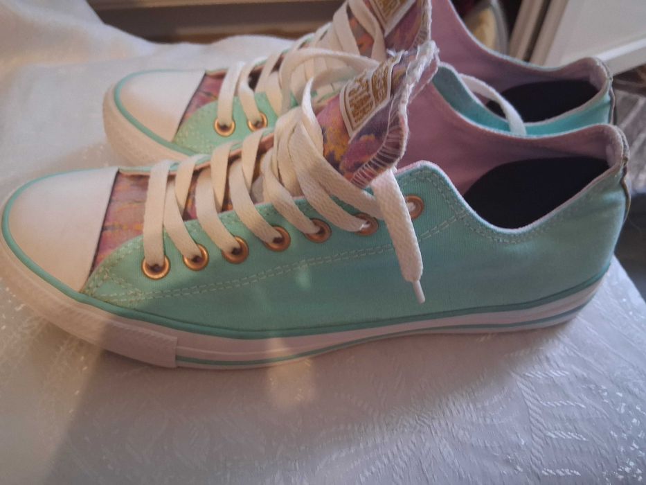 Кецове Konverse ..