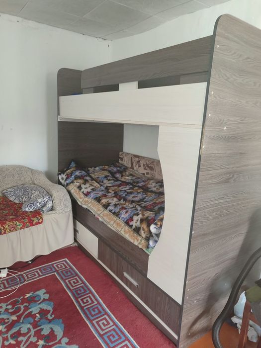 Двухъярусная кровать