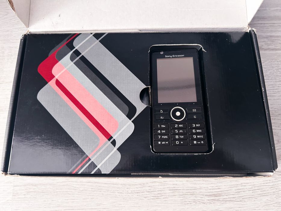 Sony Ericsson G900-NOU Full Box touchscreen + Stylus colectie