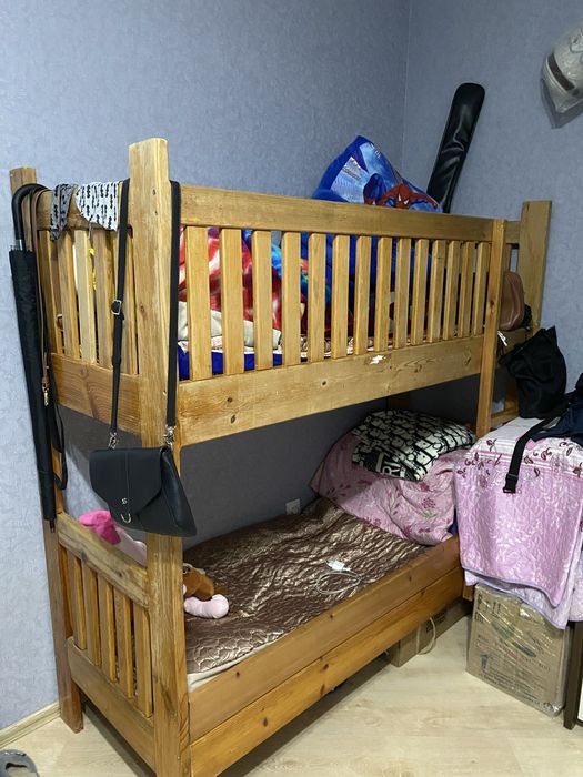 Продам двухярусную кровать