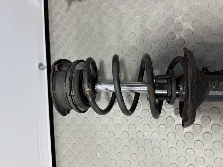 Set Suspensie Fata Telescop Fuzeta Stanga Dreapta Vw Golf 7 GTI