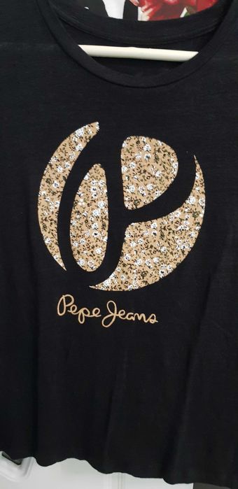 Продавам юношески тениски на марката Desigual