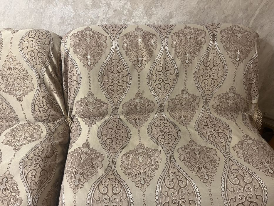 Диван с креслами в хорошем состоянии