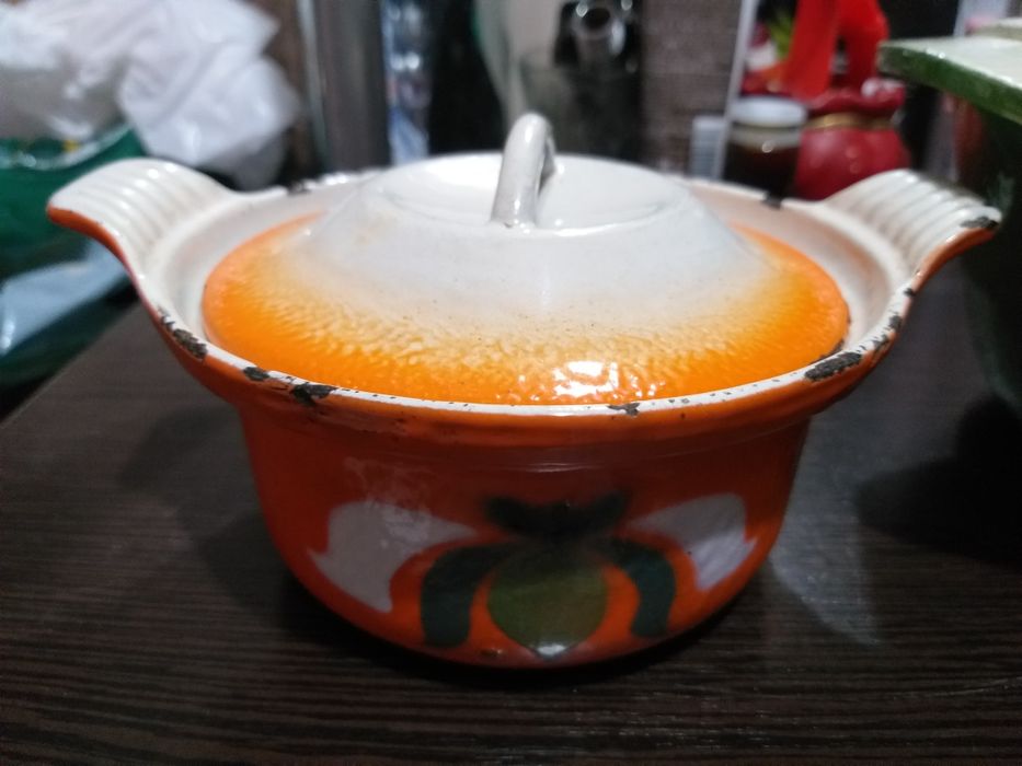 Продам чугунные кастрюли утятница