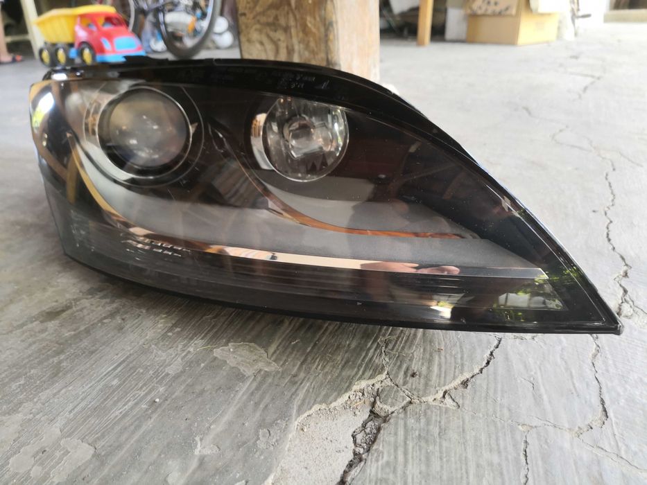 Фар Audi TT Xenon десен/Фар Ауди ТТ Ксенон Оригинален