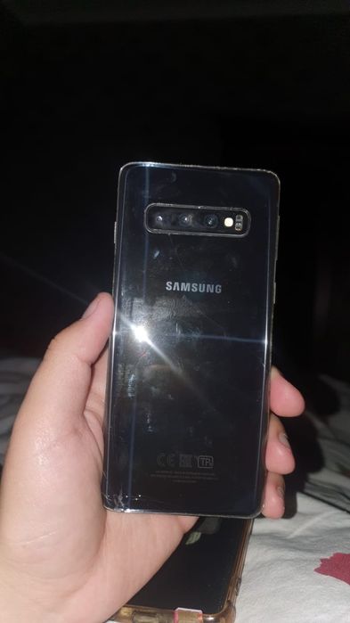Samsung s10 , 128 gb 11 version