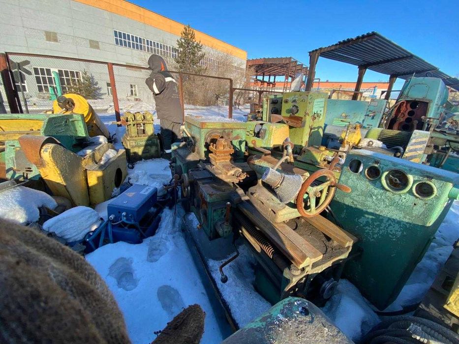 Станок токарно-винтовой 1К 62 б/у