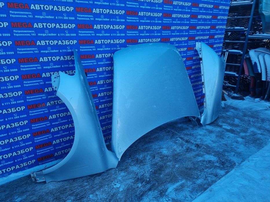 Капот на vw Touareg.