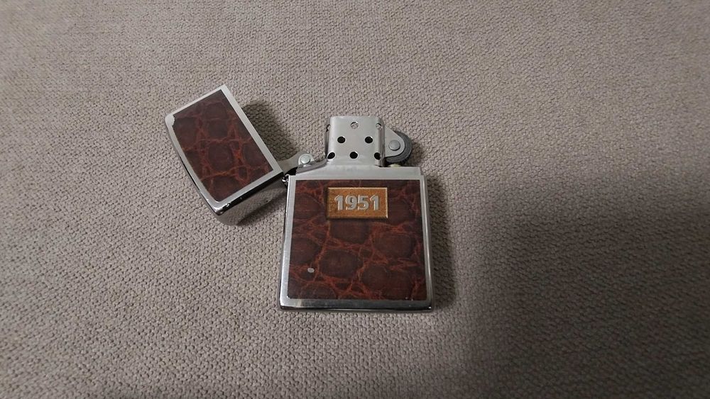 Zippo оригинална бензинова запалка