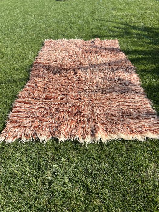 Plocada tradiționala realizată din lâna naturala!