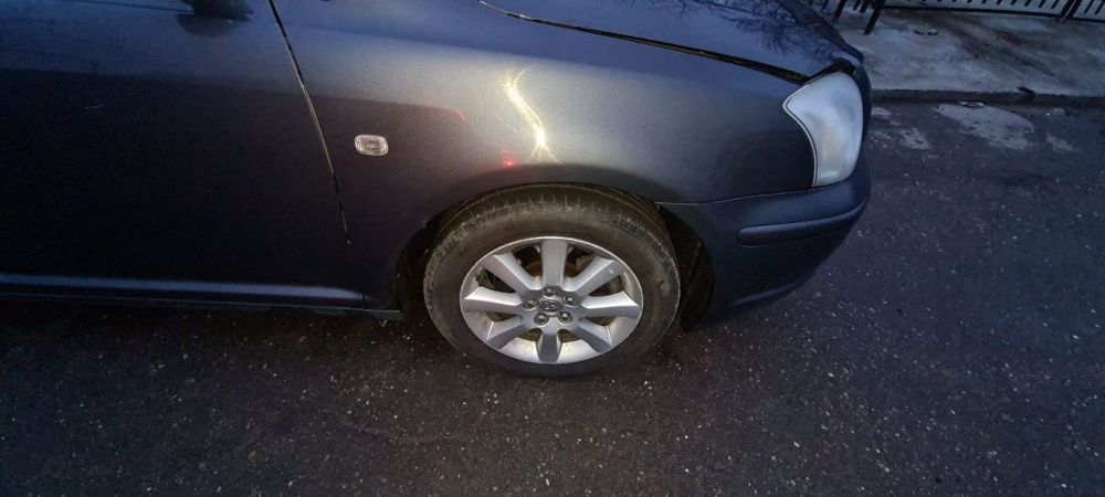 Dezmembrez Toyota Avensis D4D 2.0 D an 2006