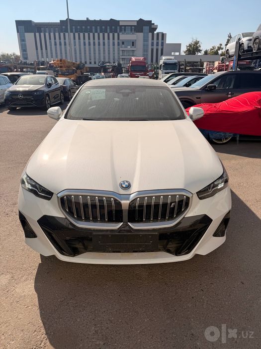 BMW i5 40L 2025 yil