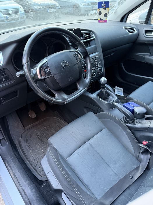 Vand Citroen C4 1.6 usor avariat - 2014