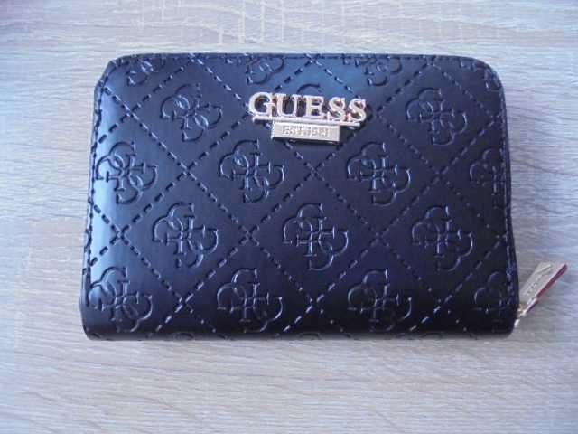 Малки портмонета на ''GUESS''