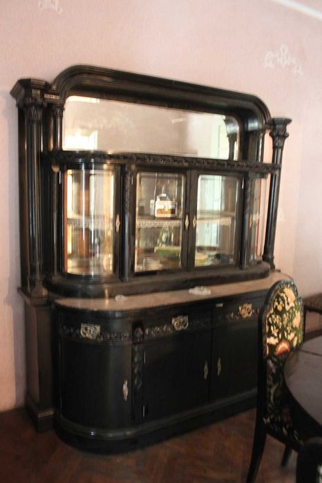 Mobilier antic autentic maro inchis