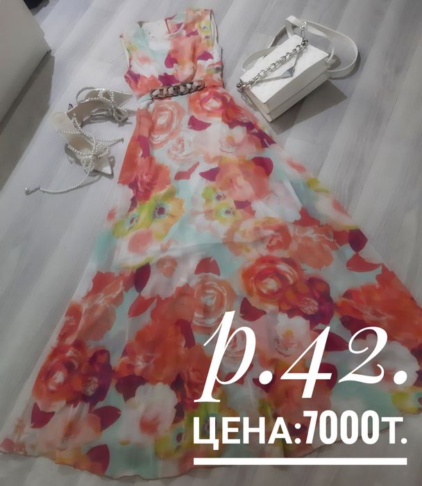 Платья на девушку.