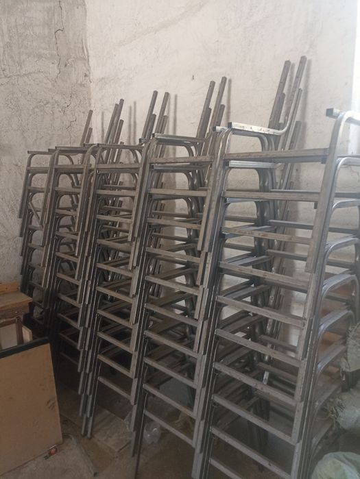 Stul temirdan maktab uchun