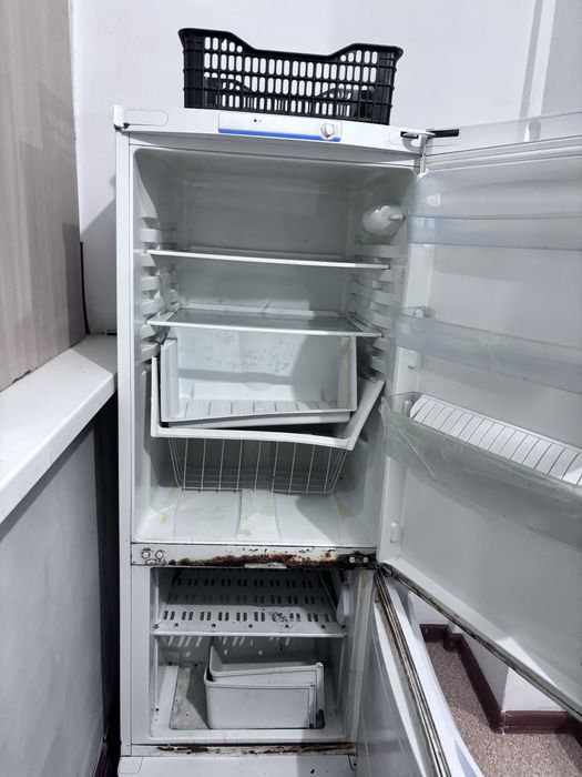 Холодильник indesit
