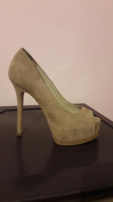 Елегантни обувки от естествен велур