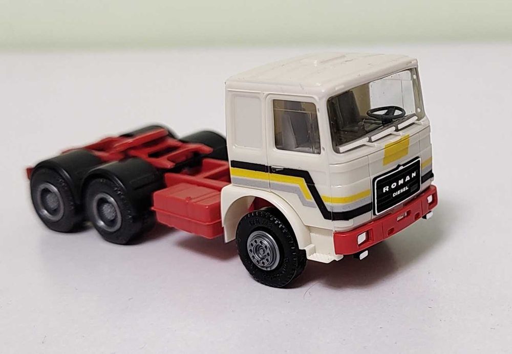 macheta camion cap tractor Roman Diesel Herpa scara 1:87 diorama H0