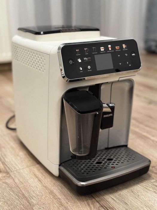 Espressor Automat Philips seria 5400 LatteGo – Culoare Albă