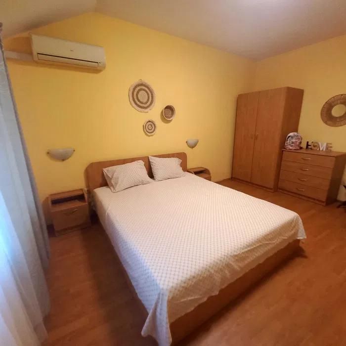 Дава се под наем Тристаен апартамент в Варна, Левски - 98 кв.м за 700 € - Снимка #3
