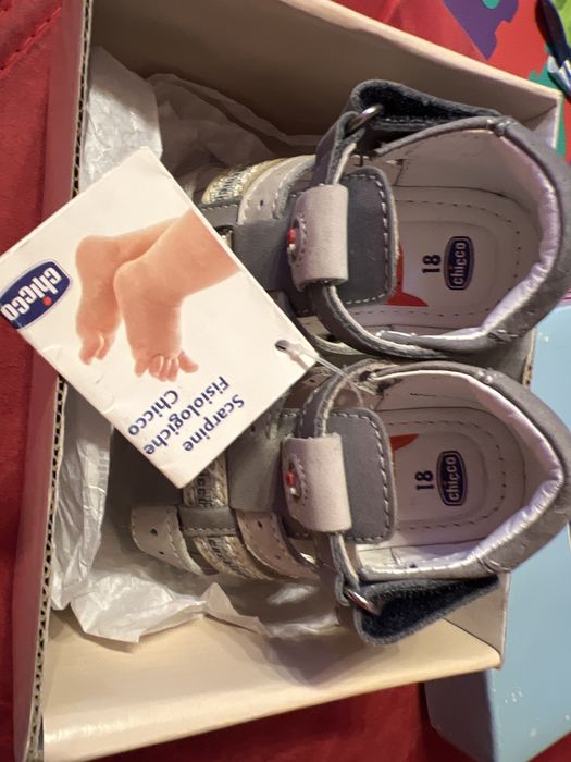 Chicco- Нови бебешки обувки 18 номер