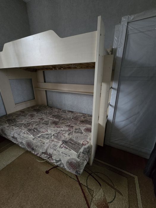 Продам двухъярусную кровать